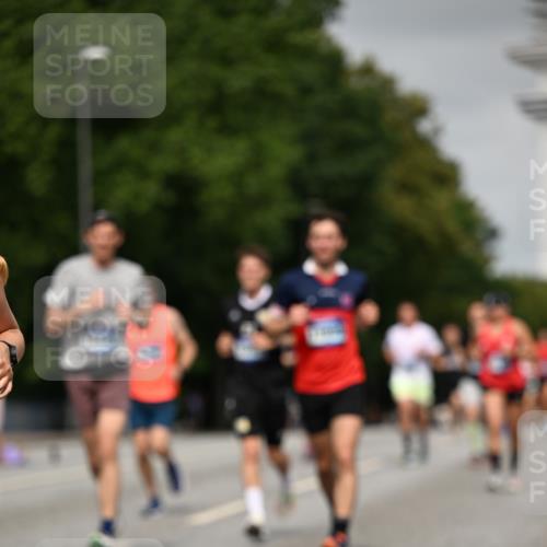 29.06.2025 - hella hamburg halbmarathon Dr. Thomas Lammeyer http://msf.ph/oto/8229558 29.06.2025 10:13:22 Kennedybrücke 1823, 4592, 7081, 7187, 9297, 9306, 10035, 10194, 10819, 11067 meine-sportfotos.de