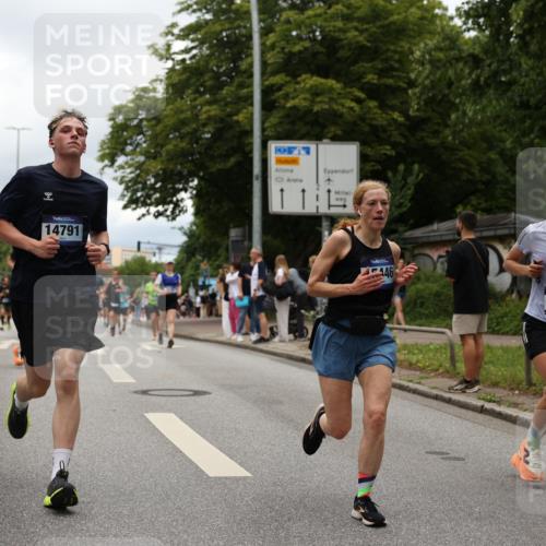 29.06.2025 - hella hamburg halbmarathon Yannick Fuchs http://msf.ph/oto/8229628 29.06.2025 10:46:42 20KM 1098, 1257, 1482, 1657, 2111, 2444, 2814, 3258, 3399, 3715, 3952, 4121, 4558, 4587, 4726, 5116, 5169, 5194, 5378, 5607, 6164, 6561, 6562, 6897, 7178, 7232, 7383, 7475, 7896, 8172, 8316, 8587, 8720, 8955, 10529, 10811, 12135, 12482, 12519, 13211, 13301, 14198, 14286, 14791, 14805, 15144, 15446, 15690, 16320, 16929, 17130, 17198, 17710, 17773, 18331 meine-sportfotos.de