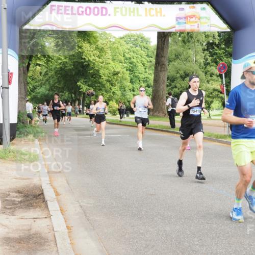 29.06.2025 - hella hamburg halbmarathon MichiJ http://msf.ph/oto/8229636 29.06.2025 10:26:19 Zwischen KM18-KM19 1290, 4865, 9296, 9313, 9944, 10190, 11106, 13148, 13372, 14691, 15410 meine-sportfotos.de