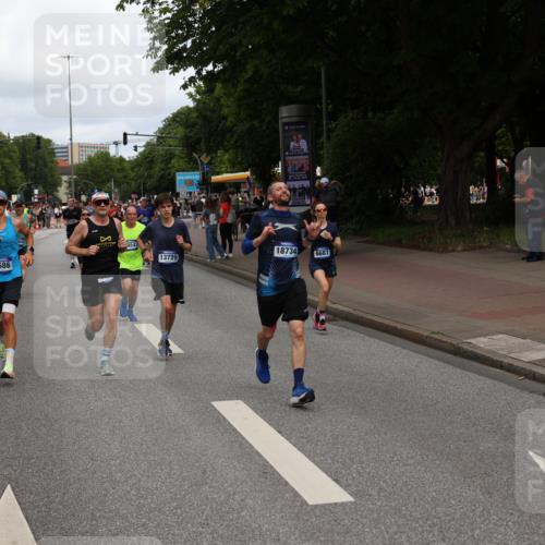 29.06.2025 - hella hamburg halbmarathon Yannick Fuchs http://msf.ph/oto/8229674 29.06.2025 10:33:50 20KM 1343, 1445, 1803, 2525, 2546, 3282, 3783, 4359, 4759, 6037, 6686, 6687, 8450, 8925, 8958, 9265, 11305, 11619, 12772, 13137, 13479, 13729, 14093, 14311, 14359, 15013, 15094, 15257, 15556, 15866, 15873, 15965, 16656, 16820, 17005, 17215, 17360, 18149, 18285, 18547, 18734 meine-sportfotos.de