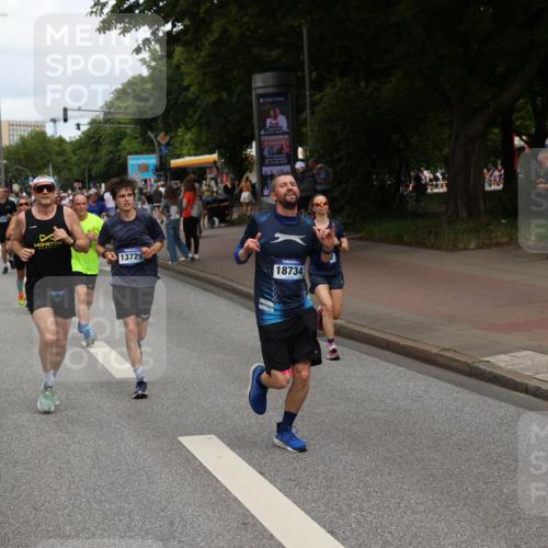 29.06.2025 - hella hamburg halbmarathon Yannick Fuchs http://msf.ph/oto/8229723 29.06.2025 10:33:50 20KM 1343, 1445, 1803, 2525, 2546, 3282, 3783, 4359, 4759, 6037, 6686, 6687, 8450, 8925, 8958, 9265, 11305, 11619, 12772, 13137, 13479, 13729, 14093, 14311, 14359, 15013, 15094, 15257, 15556, 15866, 15873, 15965, 16656, 16820, 17005, 17215, 17360, 18149, 18285, 18547, 18734 meine-sportfotos.de