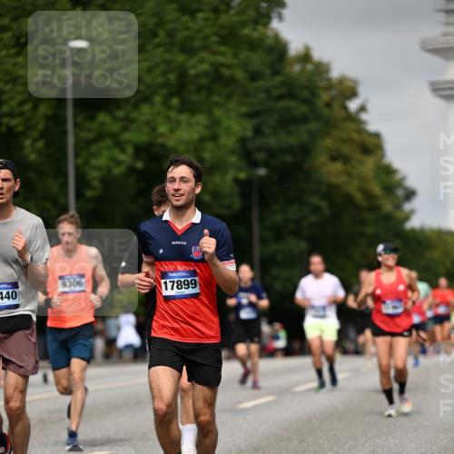 29.06.2025 - hella hamburg halbmarathon Dr. Thomas Lammeyer http://msf.ph/oto/8229733 29.06.2025 10:13:23 Kennedybrücke 1823, 4592, 7081, 7187, 9297, 9306, 10035, 10194, 10819, 11067 meine-sportfotos.de