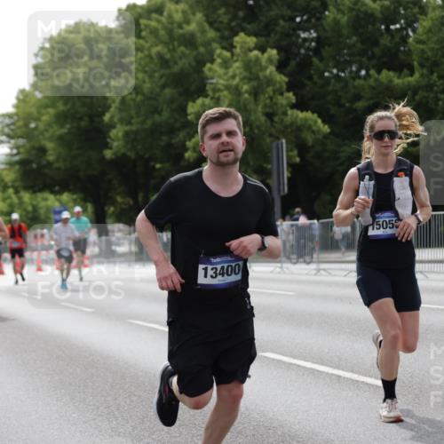 29.06.2025 - hella hamburg halbmarathon Jannik Wohlers http://msf.ph/oto/8229760 29.06.2025 10:28:00 Lombardsbrücke 3445, 5604, 5718, 5939, 6418, 7667, 7980, 8327, 9653, 9654, 9855, 10434, 13045, 13296, 13400, 14017, 18256, 18293, 18604, 19180 meine-sportfotos.de