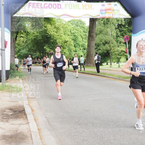 29.06.2025 - hella hamburg halbmarathon MichiJ http://msf.ph/oto/8229809 29.06.2025 10:26:22 Zwischen KM18-KM19 1290, 4865, 9296, 9313, 9944, 11106, 13141, 13372, 14691, 15410 meine-sportfotos.de