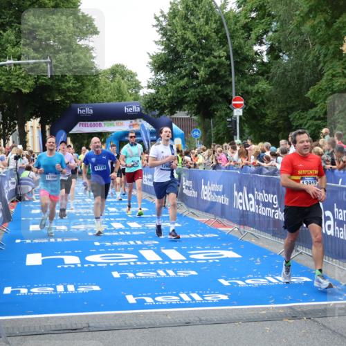 29.06.2025 - hella hamburg halbmarathon Zöllner http://msf.ph/oto/8229892 29.06.2025 10:53:35 Ziel 1030, 1061, 1098, 1499, 1783, 2070, 3399, 5866, 6628, 11068, 12909, 13912, 15113, 15497, 15856, 17710, 18450, 18612 meine-sportfotos.de