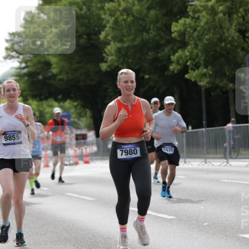 29.06.2025 - hella hamburg halbmarathon Jannik Wohlers http://msf.ph/oto/8230007 29.06.2025 10:28:04 Lombardsbrücke 3445, 5718, 5903, 5939, 6418, 7667, 7980, 8327, 8560, 9716, 9855, 10434, 13045, 13296, 13400, 16125, 18293, 18604, 19180 meine-sportfotos.de