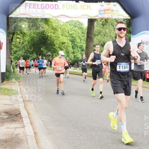 29.06.2025 - hella hamburg halbmarathon MichiJ http://msf.ph/oto/8230019 29.06.2025 10:49:31 Zwischen KM18-KM19 1184, 2661, 4511, 5058, 5379, 6142, 9297, 12156, 13874, 14970, 15550, 16420, 16426, 17119, 17890 meine-sportfotos.de