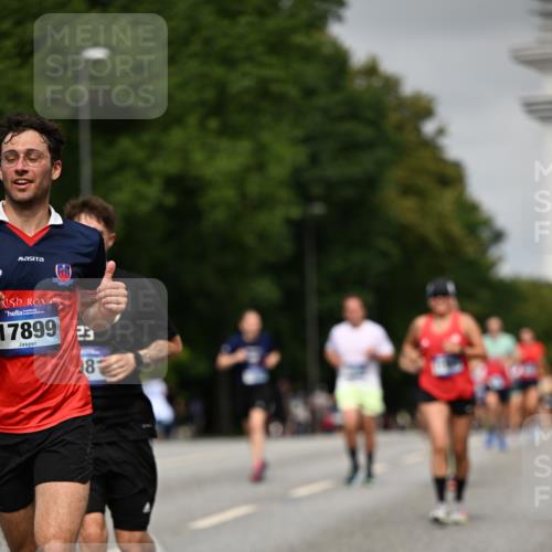 29.06.2025 - hella hamburg halbmarathon Dr. Thomas Lammeyer http://msf.ph/oto/8230044 29.06.2025 10:13:24 Kennedybrücke 1823, 4592, 7081, 7187, 9297, 9306, 10819, 11067 meine-sportfotos.de