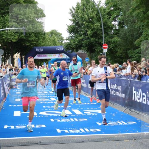 29.06.2025 - hella hamburg halbmarathon Zöllner http://msf.ph/oto/8230047 29.06.2025 10:53:36 Ziel 1030, 1061, 1098, 1499, 1502, 1783, 2070, 3399, 5866, 6628, 6762, 10549, 11068, 12909, 13912, 15113, 15497, 15856, 17710, 18450, 18612, 18666 meine-sportfotos.de