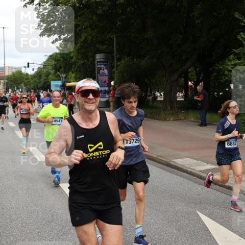 29.06.2025 - hella hamburg halbmarathon Yannick Fuchs http://msf.ph/oto/8230058 29.06.2025 10:33:52 20KM 1343, 1445, 1803, 2525, 2546, 3282, 3783, 4759, 6037, 6686, 6687, 7981, 8450, 8925, 8958, 9265, 11305, 11619, 12772, 13137, 13479, 13514, 13729, 14204, 14311, 14359, 15013, 15094, 15257, 15556, 15866, 15873, 15965, 16656, 16820, 17005, 17215, 17360, 18149, 18285, 18547, 18734 meine-sportfotos.de