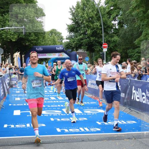29.06.2025 - hella hamburg halbmarathon Zöllner http://msf.ph/oto/8230061 29.06.2025 10:53:36 Ziel 1030, 1061, 1098, 1499, 1502, 1783, 2070, 3399, 5866, 6628, 6762, 10549, 11068, 12909, 13912, 15113, 15497, 15856, 17710, 18450, 18612, 18666 meine-sportfotos.de