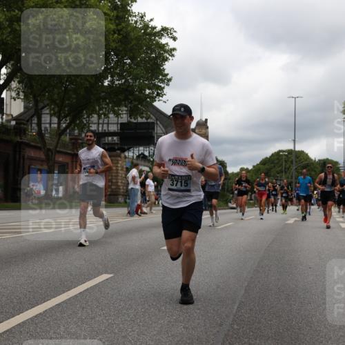 29.06.2025 - hella hamburg halbmarathon Yannick Fuchs http://msf.ph/oto/8230071 29.06.2025 10:46:43 20KM 1098, 1257, 1482, 1657, 2111, 2444, 2814, 3258, 3399, 3715, 3952, 4121, 4558, 4587, 4726, 5169, 5194, 5378, 5607, 6164, 6561, 6562, 6897, 7178, 7232, 7383, 7475, 7896, 8172, 8316, 8587, 8720, 8955, 10529, 10811, 12135, 12482, 12519, 13211, 13301, 14198, 14286, 14791, 14805, 15144, 15446, 15690, 16320, 16929, 17130, 17198, 17710, 17773, 18331 meine-sportfotos.de