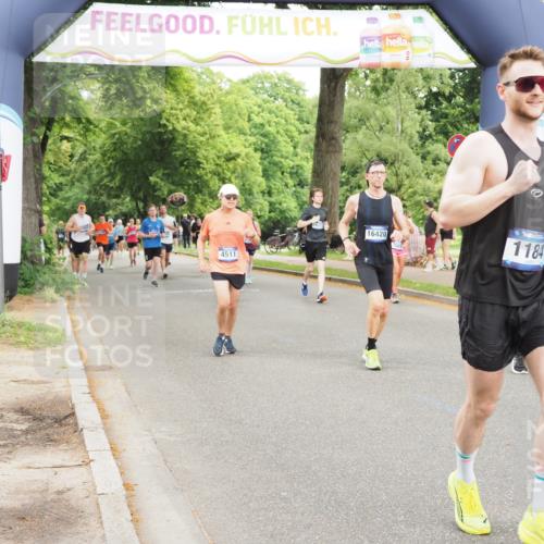 29.06.2025 - hella hamburg halbmarathon MichiJ http://msf.ph/oto/8230077 29.06.2025 10:49:31 Zwischen KM18-KM19 1184, 2661, 4511, 5058, 5379, 6142, 9297, 12156, 13874, 14970, 15550, 16420, 16426, 17119, 17890 meine-sportfotos.de