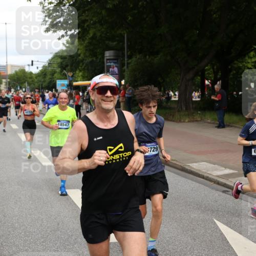 29.06.2025 - hella hamburg halbmarathon Yannick Fuchs http://msf.ph/oto/8230078 29.06.2025 10:33:52 20KM 1343, 1445, 1803, 2525, 2546, 3282, 3783, 4759, 6037, 6686, 6687, 7981, 8450, 8925, 8958, 9265, 11305, 11619, 12772, 13137, 13479, 13514, 13729, 14204, 14311, 14359, 15013, 15094, 15257, 15556, 15866, 15873, 15965, 16656, 16820, 17005, 17215, 17360, 18149, 18285, 18547, 18734 meine-sportfotos.de