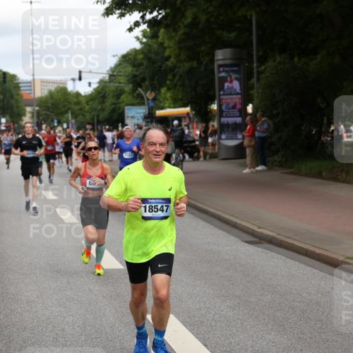 29.06.2025 - hella hamburg halbmarathon Yannick Fuchs http://msf.ph/oto/8230090 29.06.2025 10:33:53 20KM 1343, 1445, 1803, 2525, 2546, 2563, 3282, 3783, 4759, 6037, 6686, 6687, 7981, 8450, 8925, 9265, 11305, 11619, 12335, 12772, 13479, 13514, 13729, 14204, 14311, 14359, 15013, 15094, 15257, 15556, 15866, 15873, 15965, 16656, 16820, 17005, 17215, 17360, 18149, 18285, 18547, 18734 meine-sportfotos.de