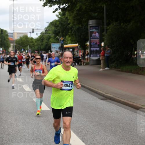 29.06.2025 - hella hamburg halbmarathon Yannick Fuchs http://msf.ph/oto/8230106 29.06.2025 10:33:53 20KM 1343, 1445, 1803, 2525, 2546, 2563, 3282, 3783, 4759, 6037, 6686, 6687, 7981, 8450, 8925, 9265, 11305, 11619, 12335, 12772, 13479, 13514, 13729, 14204, 14311, 14359, 15013, 15094, 15257, 15556, 15866, 15873, 15965, 16656, 16820, 17005, 17215, 17360, 18149, 18285, 18547, 18734 meine-sportfotos.de