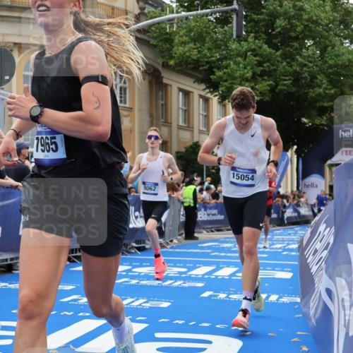 29.06.2025 - hella hamburg halbmarathon Strokosch-Dieckow http://msf.ph/oto/8230108 29.06.2025 10:32:46 Ziel 4749, 6358, 7965, 8062, 10453, 12290, 12987, 13686, 13961, 14028, 15054, 16425, 17117, 17151, 18687, 19059 meine-sportfotos.de
