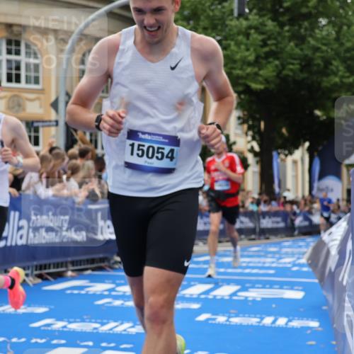 29.06.2025 - hella hamburg halbmarathon Strokosch-Dieckow http://msf.ph/oto/8230129 29.06.2025 10:32:47 Ziel 4463, 4749, 6358, 7965, 8062, 10453, 12290, 12987, 13686, 13961, 14028, 15054, 16425, 17117, 17151, 18687, 19059 meine-sportfotos.de