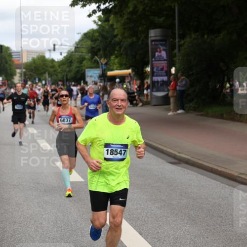 29.06.2025 - hella hamburg halbmarathon Yannick Fuchs http://msf.ph/oto/8230132 29.06.2025 10:33:53 20KM 1343, 1445, 1803, 2525, 2546, 2563, 3282, 3783, 4759, 6037, 6686, 6687, 7981, 8450, 8925, 9265, 11305, 11619, 12335, 12772, 13479, 13514, 13729, 14204, 14311, 14359, 15013, 15094, 15257, 15556, 15866, 15873, 15965, 16656, 16820, 17005, 17215, 17360, 18149, 18285, 18547, 18734 meine-sportfotos.de