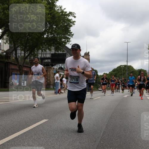 29.06.2025 - hella hamburg halbmarathon Yannick Fuchs http://msf.ph/oto/8230133 29.06.2025 10:46:43 20KM 1098, 1257, 1482, 1657, 2111, 2444, 2814, 3258, 3399, 3715, 3952, 4121, 4558, 4587, 4726, 5169, 5194, 5378, 5607, 6164, 6561, 6562, 6897, 7178, 7232, 7383, 7475, 7896, 8172, 8316, 8587, 8720, 8955, 10529, 10811, 12135, 12482, 12519, 13211, 13301, 14198, 14286, 14791, 14805, 15144, 15446, 15690, 16320, 16929, 17130, 17198, 17710, 17773, 18331 meine-sportfotos.de