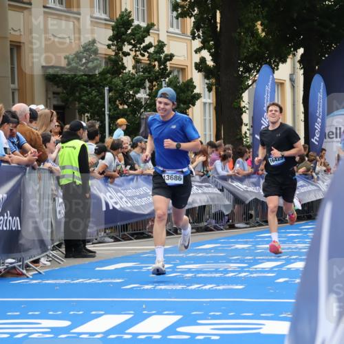 29.06.2025 - hella hamburg halbmarathon Strokosch-Dieckow http://msf.ph/oto/8230148 29.06.2025 10:32:50 Ziel 4463, 4749, 6358, 8062, 10453, 12290, 13686, 14028, 15054, 16425, 18687, 19059 meine-sportfotos.de
