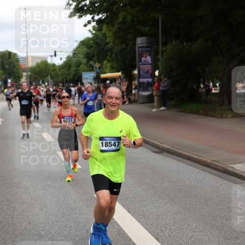 29.06.2025 - hella hamburg halbmarathon Yannick Fuchs http://msf.ph/oto/8230152 29.06.2025 10:33:53 20KM 1343, 1445, 1803, 2525, 2546, 2563, 3282, 3783, 4759, 6037, 6686, 6687, 7981, 8450, 8925, 9265, 11305, 11619, 12335, 12772, 13479, 13514, 13729, 14204, 14311, 14359, 15013, 15094, 15257, 15556, 15866, 15873, 15965, 16656, 16820, 17005, 17215, 17360, 18149, 18285, 18547, 18734 meine-sportfotos.de