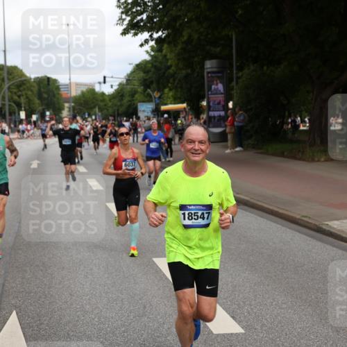 29.06.2025 - hella hamburg halbmarathon Yannick Fuchs http://msf.ph/oto/8230233 29.06.2025 10:33:53 20KM 1343, 1445, 1803, 2525, 2546, 2563, 3282, 3783, 4759, 6037, 6686, 6687, 7981, 8450, 8925, 9265, 11305, 11619, 12335, 12772, 13479, 13514, 13729, 14204, 14311, 14359, 15013, 15094, 15257, 15556, 15866, 15873, 15965, 16656, 16820, 17005, 17215, 17360, 18149, 18285, 18547, 18734 meine-sportfotos.de