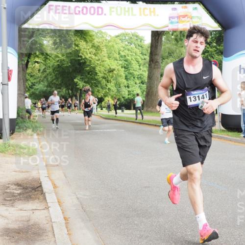29.06.2025 - hella hamburg halbmarathon MichiJ http://msf.ph/oto/8230234 29.06.2025 10:26:23 Zwischen KM18-KM19 1290, 4865, 5923, 9296, 9313, 9944, 11106, 13141, 13372, 14691, 15410 meine-sportfotos.de