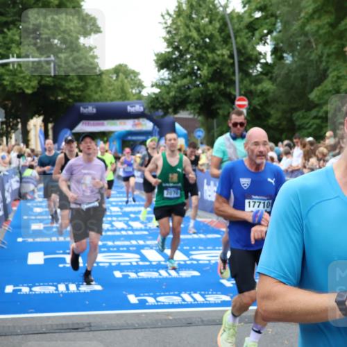 29.06.2025 - hella hamburg halbmarathon Zöllner http://msf.ph/oto/8230291 29.06.2025 10:53:38 Ziel 1030, 1061, 1098, 1499, 1502, 1783, 2070, 2630, 3399, 3819, 5866, 6628, 6762, 10549, 12632, 13865, 15061, 15113, 15497, 15856, 17710, 18450, 18612, 18666, 18715 meine-sportfotos.de