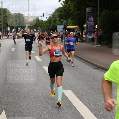 29.06.2025 - hella hamburg halbmarathon Yannick Fuchs http://msf.ph/oto/8230298 29.06.2025 10:33:54 20KM 1343, 1445, 1803, 2525, 2546, 2563, 3282, 3783, 4759, 6037, 6686, 6687, 7981, 8925, 9265, 11305, 11619, 12335, 12772, 13479, 13514, 13729, 14204, 14311, 14359, 15013, 15094, 15336, 15556, 15744, 15866, 15873, 16656, 16820, 17005, 17215, 17360, 18149, 18285, 18547, 18734 meine-sportfotos.de