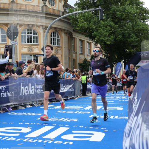 29.06.2025 - hella hamburg halbmarathon Strokosch-Dieckow http://msf.ph/oto/8230306 29.06.2025 10:32:53 Ziel 4463, 4749, 6358, 10453, 11169, 12290, 13686, 16425, 18679, 18687, 19059 meine-sportfotos.de