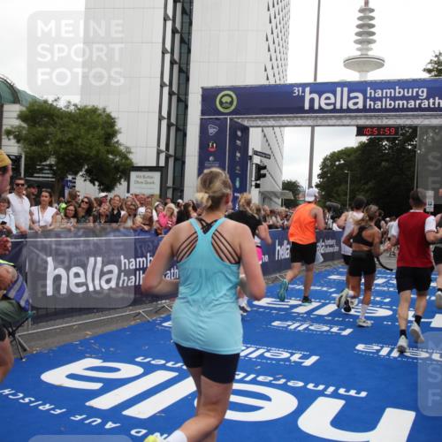 29.06.2025 - hella hamburg halbmarathon Michael Strokosch http://msf.ph/oto/8230320 29.06.2025 10:51:58 Ziel 2818, 2823, 2880, 4297, 5102, 7724, 8856, 9793, 9959, 10057, 13799, 15427, 15690, 17815, 17962, 18869, 19137 meine-sportfotos.de