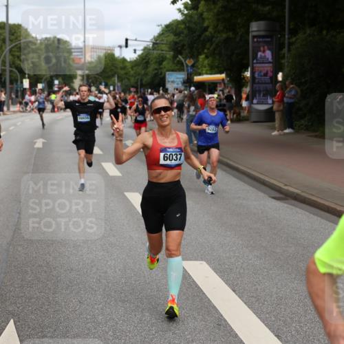 29.06.2025 - hella hamburg halbmarathon Yannick Fuchs http://msf.ph/oto/8230326 29.06.2025 10:33:54 20KM 1343, 1445, 1803, 2525, 2546, 2563, 3282, 3783, 4759, 6037, 6686, 6687, 7981, 8925, 9265, 11305, 11619, 12335, 12772, 13479, 13514, 13729, 14204, 14311, 14359, 15013, 15094, 15336, 15556, 15744, 15866, 15873, 16656, 16820, 17005, 17215, 17360, 18149, 18285, 18547, 18734 meine-sportfotos.de