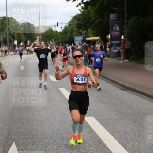 29.06.2025 - hella hamburg halbmarathon Yannick Fuchs http://msf.ph/oto/8230390 29.06.2025 10:33:54 20KM 1343, 1445, 1803, 2525, 2546, 2563, 3282, 3783, 4759, 6037, 6686, 6687, 7981, 8925, 9265, 11305, 11619, 12335, 12772, 13479, 13514, 13729, 14204, 14311, 14359, 15013, 15094, 15336, 15556, 15744, 15866, 15873, 16656, 16820, 17005, 17215, 17360, 18149, 18285, 18547, 18734 meine-sportfotos.de