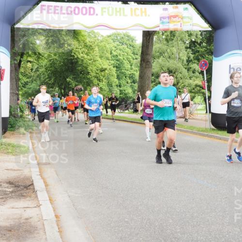 29.06.2025 - hella hamburg halbmarathon MichiJ http://msf.ph/oto/8230402 29.06.2025 10:49:34 Zwischen KM18-KM19 1184, 2661, 4511, 6142, 7869, 9297, 10866, 12156, 12662, 13551, 15550, 16371, 16420, 16426 meine-sportfotos.de