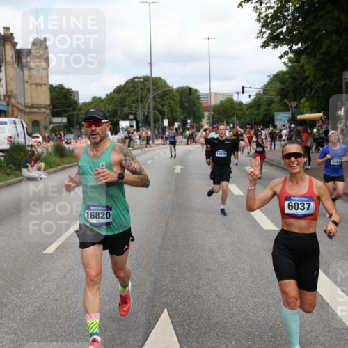 29.06.2025 - hella hamburg halbmarathon Yannick Fuchs http://msf.ph/oto/8230416 29.06.2025 10:33:54 20KM 1343, 1445, 1803, 2525, 2546, 2563, 3282, 3783, 4759, 6037, 6686, 6687, 7981, 8925, 9265, 11305, 11619, 12335, 12772, 13479, 13514, 13729, 14204, 14311, 14359, 15013, 15094, 15336, 15556, 15744, 15866, 15873, 16656, 16820, 17005, 17215, 17360, 18149, 18285, 18547, 18734 meine-sportfotos.de