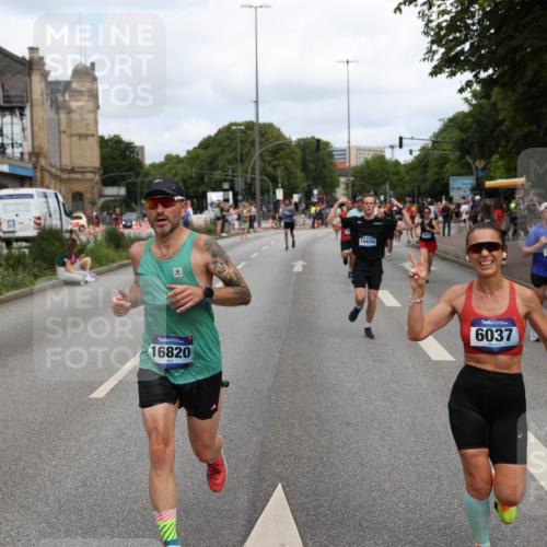 29.06.2025 - hella hamburg halbmarathon Yannick Fuchs http://msf.ph/oto/8230442 29.06.2025 10:33:54 20KM 1343, 1445, 1803, 2525, 2546, 2563, 3282, 3783, 4759, 6037, 6686, 6687, 7981, 8925, 9265, 11305, 11619, 12335, 12772, 13479, 13514, 13729, 14204, 14311, 14359, 15013, 15094, 15336, 15556, 15744, 15866, 15873, 16656, 16820, 17005, 17215, 17360, 18149, 18285, 18547, 18734 meine-sportfotos.de