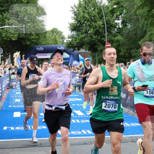 29.06.2025 - hella hamburg halbmarathon Zöllner http://msf.ph/oto/8230444 29.06.2025 10:53:39 Ziel 1030, 1061, 1098, 1499, 1502, 1783, 2058, 2070, 2630, 3399, 3819, 6628, 6762, 10549, 11604, 12632, 13865, 15061, 15113, 15497, 15856, 16092, 18143, 18450, 18612, 18666, 18715 meine-sportfotos.de