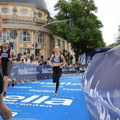 29.06.2025 - hella hamburg halbmarathon Strokosch-Dieckow http://msf.ph/oto/8230494 29.06.2025 10:32:57 Ziel 4463, 4749, 6358, 10453, 11169, 12290, 18679, 18687, 19059 meine-sportfotos.de