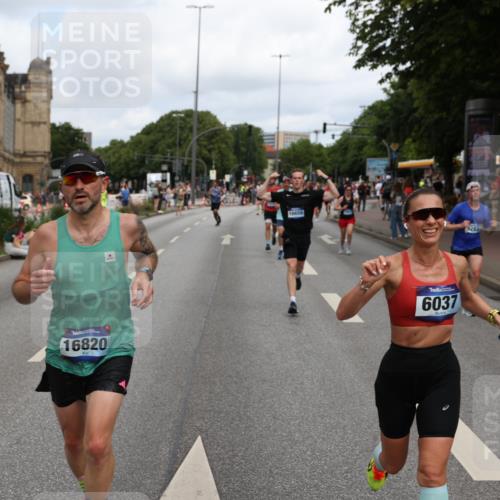 29.06.2025 - hella hamburg halbmarathon Yannick Fuchs http://msf.ph/oto/8230500 29.06.2025 10:33:54 20KM 1343, 1445, 1803, 2525, 2546, 2563, 3282, 3783, 4759, 6037, 6686, 6687, 7981, 8925, 9265, 11305, 11619, 12335, 12772, 13479, 13514, 13729, 14204, 14311, 14359, 15013, 15094, 15336, 15556, 15744, 15866, 15873, 16656, 16820, 17005, 17215, 17360, 18149, 18285, 18547, 18734 meine-sportfotos.de