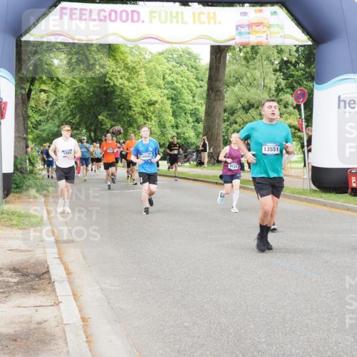 29.06.2025 - hella hamburg halbmarathon MichiJ http://msf.ph/oto/8230527 29.06.2025 10:49:35 Zwischen KM18-KM19 1184, 1940, 2661, 4511, 7869, 9124, 9297, 10866, 12156, 12662, 13551, 15550, 16371, 16420 meine-sportfotos.de
