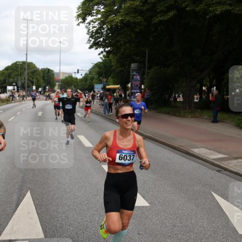 29.06.2025 - hella hamburg halbmarathon Yannick Fuchs http://msf.ph/oto/8230531 29.06.2025 10:33:55 20KM 1343, 1445, 1803, 2525, 2546, 2563, 3282, 3783, 4565, 4759, 6037, 6686, 6687, 7981, 8925, 9265, 11305, 11619, 12335, 12772, 13479, 13514, 13729, 14204, 14272, 14311, 14359, 15013, 15094, 15336, 15556, 15744, 15866, 15873, 16656, 16820, 17005, 17215, 17360, 17668, 18149, 18285, 18547, 18734 meine-sportfotos.de