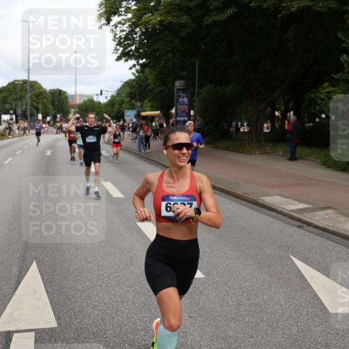 29.06.2025 - hella hamburg halbmarathon Yannick Fuchs http://msf.ph/oto/8230555 29.06.2025 10:33:55 20KM 1343, 1445, 1803, 2525, 2546, 2563, 3282, 3783, 4565, 4759, 6037, 6686, 6687, 7981, 8925, 9265, 11305, 11619, 12335, 12772, 13479, 13514, 13729, 14204, 14272, 14311, 14359, 15013, 15094, 15336, 15556, 15744, 15866, 15873, 16656, 16820, 17005, 17215, 17360, 17668, 18149, 18285, 18547, 18734 meine-sportfotos.de