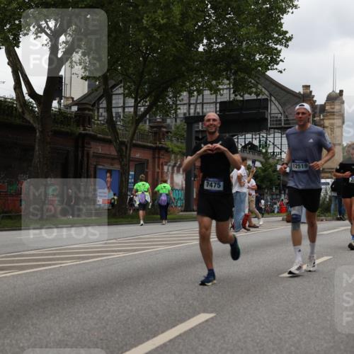29.06.2025 - hella hamburg halbmarathon Yannick Fuchs http://msf.ph/oto/8230586 29.06.2025 10:46:45 20KM 1098, 1257, 1482, 1657, 1683, 2111, 2444, 2814, 3258, 3399, 3715, 3952, 4121, 4587, 4726, 5169, 5194, 5378, 5607, 6164, 6897, 7178, 7232, 7383, 7475, 7896, 8172, 8316, 8587, 8720, 8955, 10529, 10811, 12135, 12482, 12519, 13211, 13301, 14198, 14286, 14791, 14805, 15144, 15446, 15980, 16320, 16929, 17130, 17198, 17710, 17773, 18331 meine-sportfotos.de