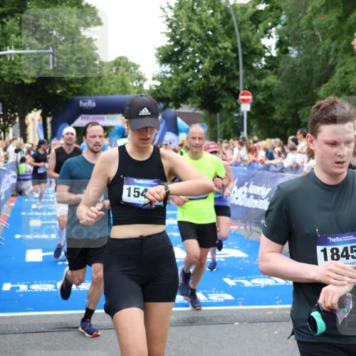 29.06.2025 - hella hamburg halbmarathon Zöllner http://msf.ph/oto/8230634 29.06.2025 10:53:41 Ziel 1030, 1098, 1502, 1783, 2058, 2630, 3399, 3819, 5399, 6628, 6762, 10549, 10895, 11588, 11589, 11604, 12632, 13865, 15061, 15113, 15441, 15856, 16092, 17482, 18143, 18612, 18666, 18715 meine-sportfotos.de