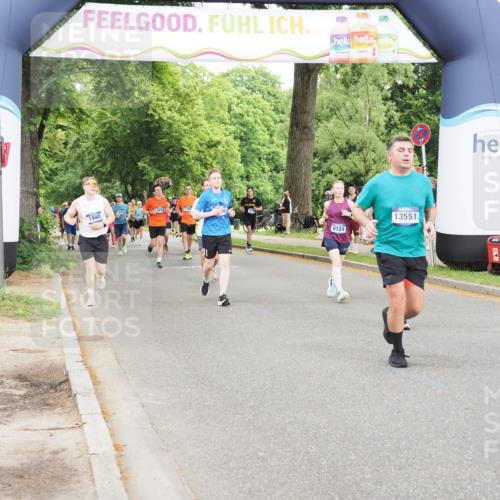 29.06.2025 - hella hamburg halbmarathon MichiJ http://msf.ph/oto/8230635 29.06.2025 10:49:35 Zwischen KM18-KM19 1184, 1940, 2661, 4511, 7869, 9124, 9297, 10866, 12156, 12662, 13551, 15550, 16371, 16420 meine-sportfotos.de