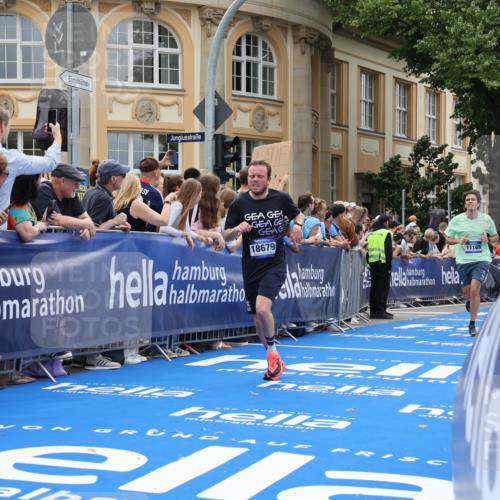 29.06.2025 - hella hamburg halbmarathon Strokosch-Dieckow http://msf.ph/oto/8230697 29.06.2025 10:33:00 Ziel 4463, 11169, 12290, 14276, 17802, 18679, 19059 meine-sportfotos.de
