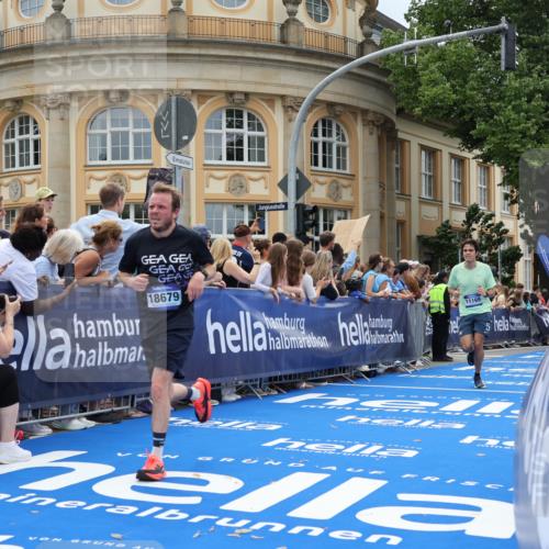 29.06.2025 - hella hamburg halbmarathon Strokosch-Dieckow http://msf.ph/oto/8230726 29.06.2025 10:33:01 Ziel 4463, 6473, 11169, 14276, 17802, 18679 meine-sportfotos.de