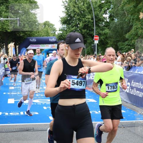 29.06.2025 - hella hamburg halbmarathon Zöllner http://msf.ph/oto/8230729 29.06.2025 10:53:42 Ziel 1030, 1502, 1783, 2058, 2082, 2630, 3399, 3819, 5399, 6628, 6762, 10549, 10895, 11588, 11589, 11604, 12632, 13865, 14702, 15061, 15441, 15856, 16092, 17482, 18143, 18514, 18666, 18715 meine-sportfotos.de