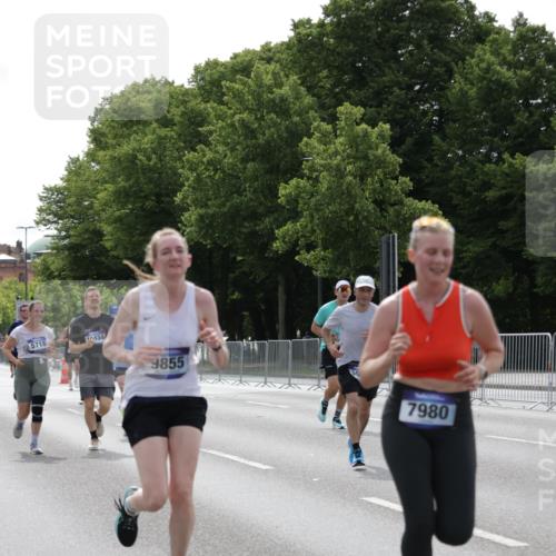 29.06.2025 - hella hamburg halbmarathon Jannik Wohlers http://msf.ph/oto/8230772 29.06.2025 10:28:05 Lombardsbrücke 3445, 5718, 5903, 5939, 6418, 7667, 7980, 8327, 8560, 9642, 9716, 9855, 10434, 13045, 13296, 13400, 16125, 18293, 18604, 19180 meine-sportfotos.de